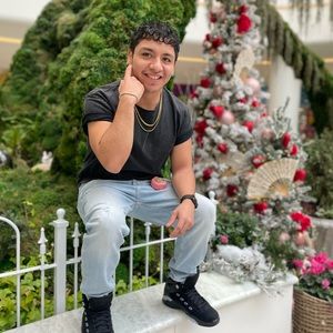 Meet your Posher, Luis